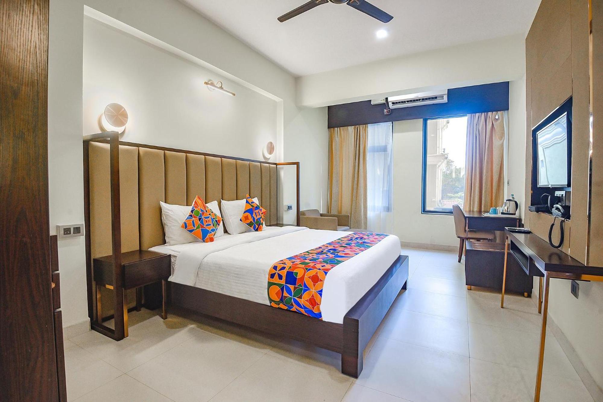 Fabhotel Prime Infantaria Comfort - 200M From Calangute Beach Bagian luar foto
