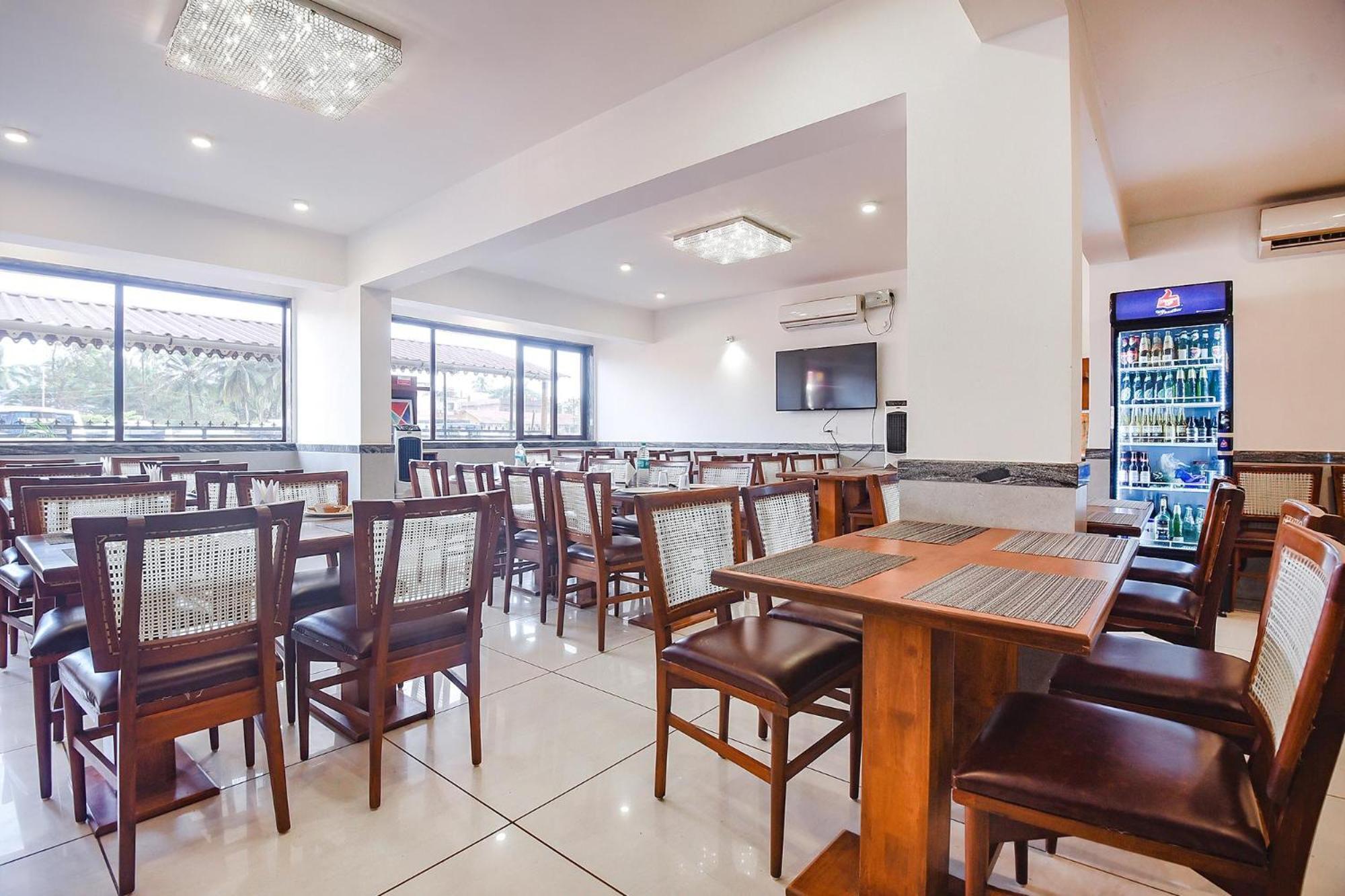 Fabhotel Prime Infantaria Comfort - 200M From Calangute Beach Bagian luar foto